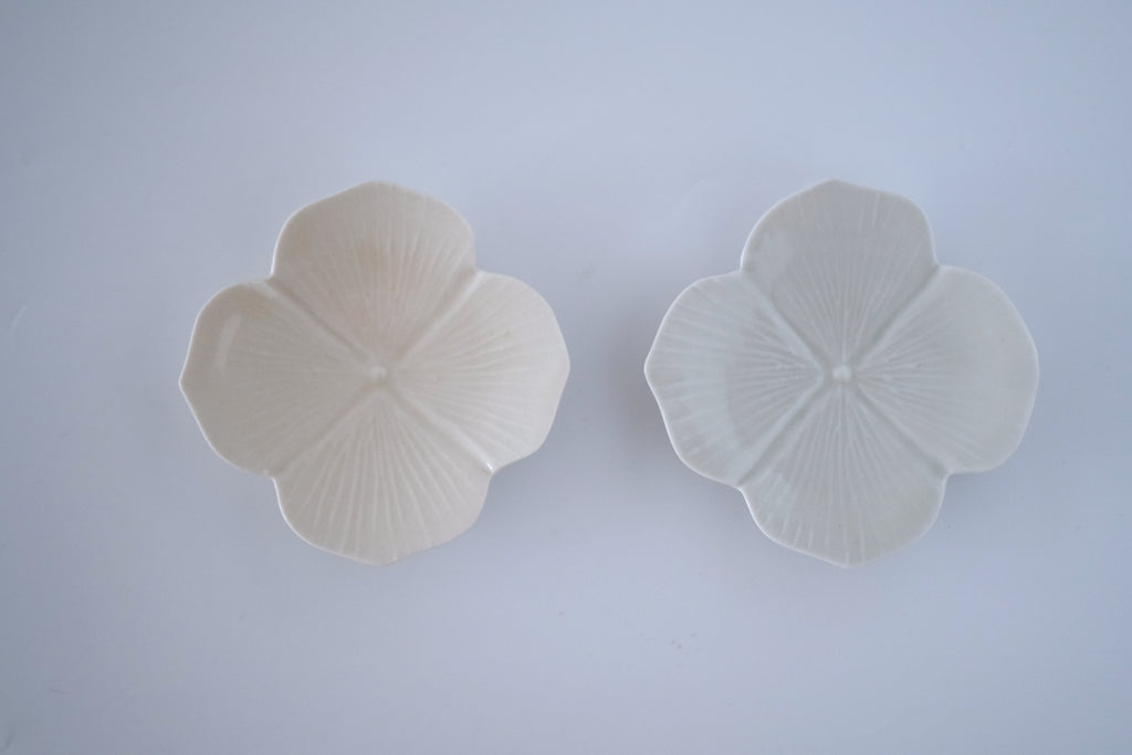 灰琥珀釉紫陽花小皿