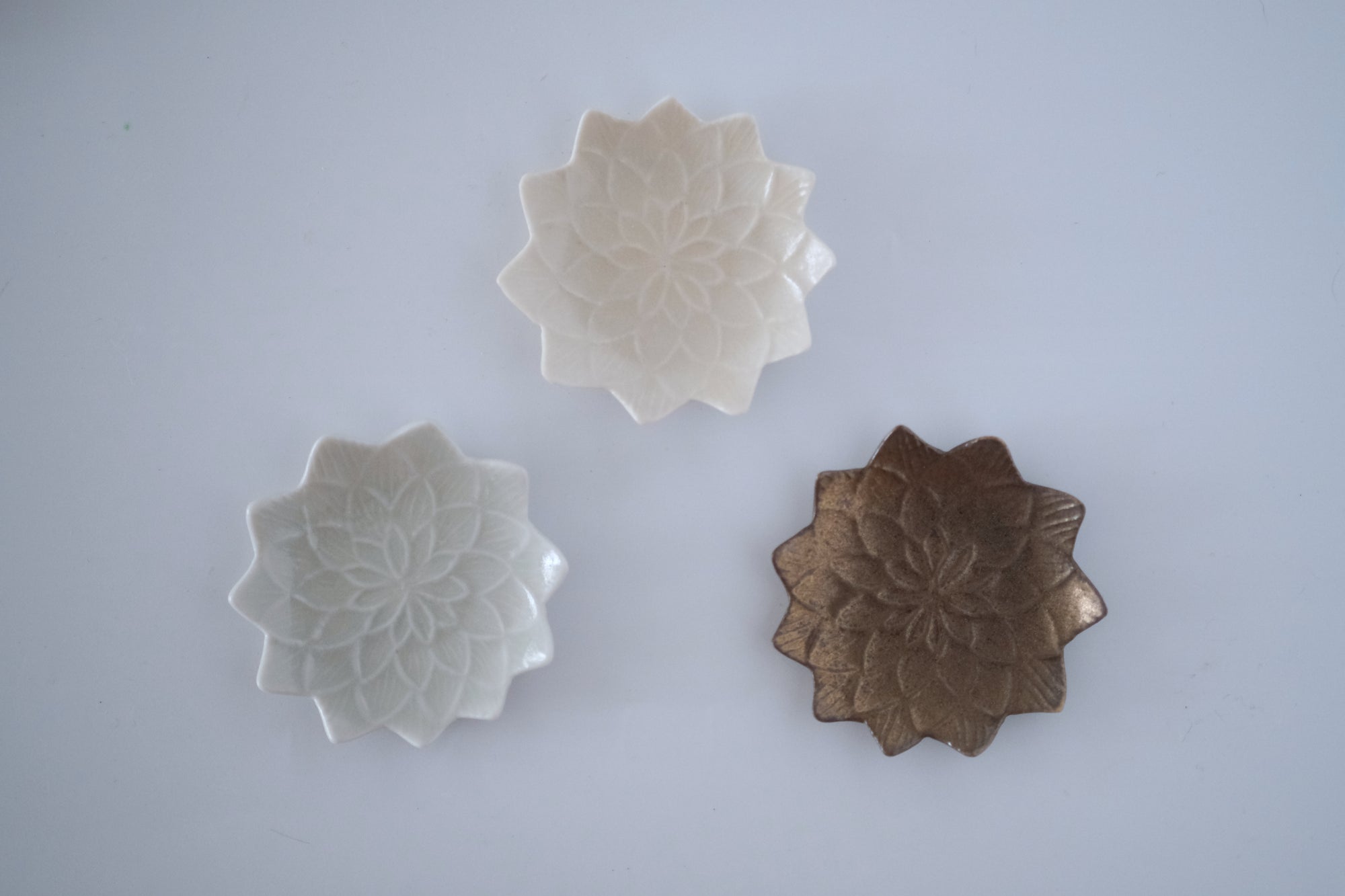 ブロンズ釉ダリア豆豆皿