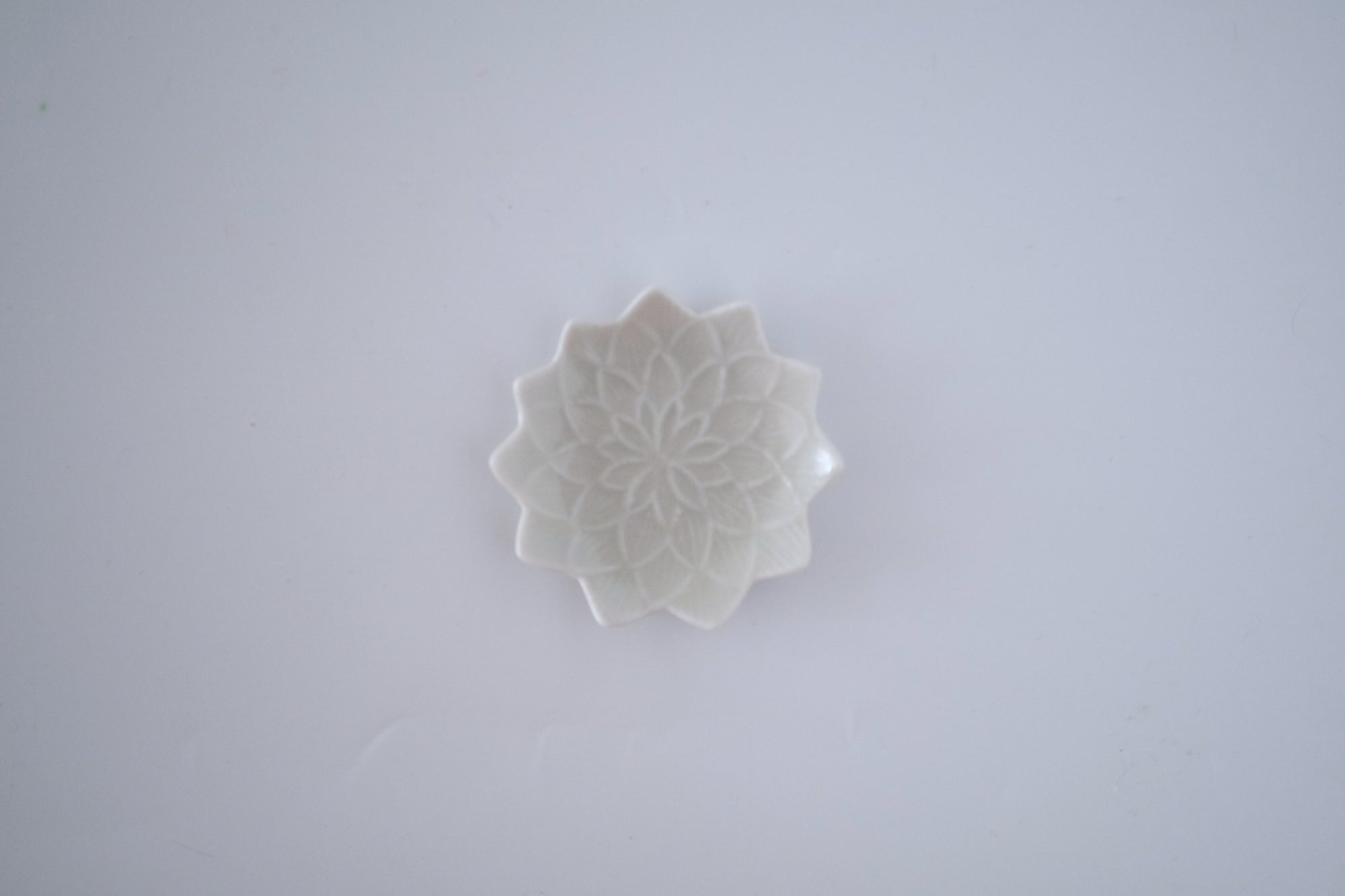 灰青釉ダリア豆豆皿