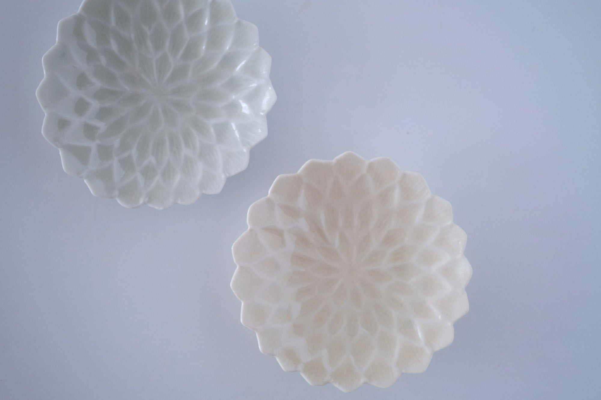 灰青釉ダリア小皿