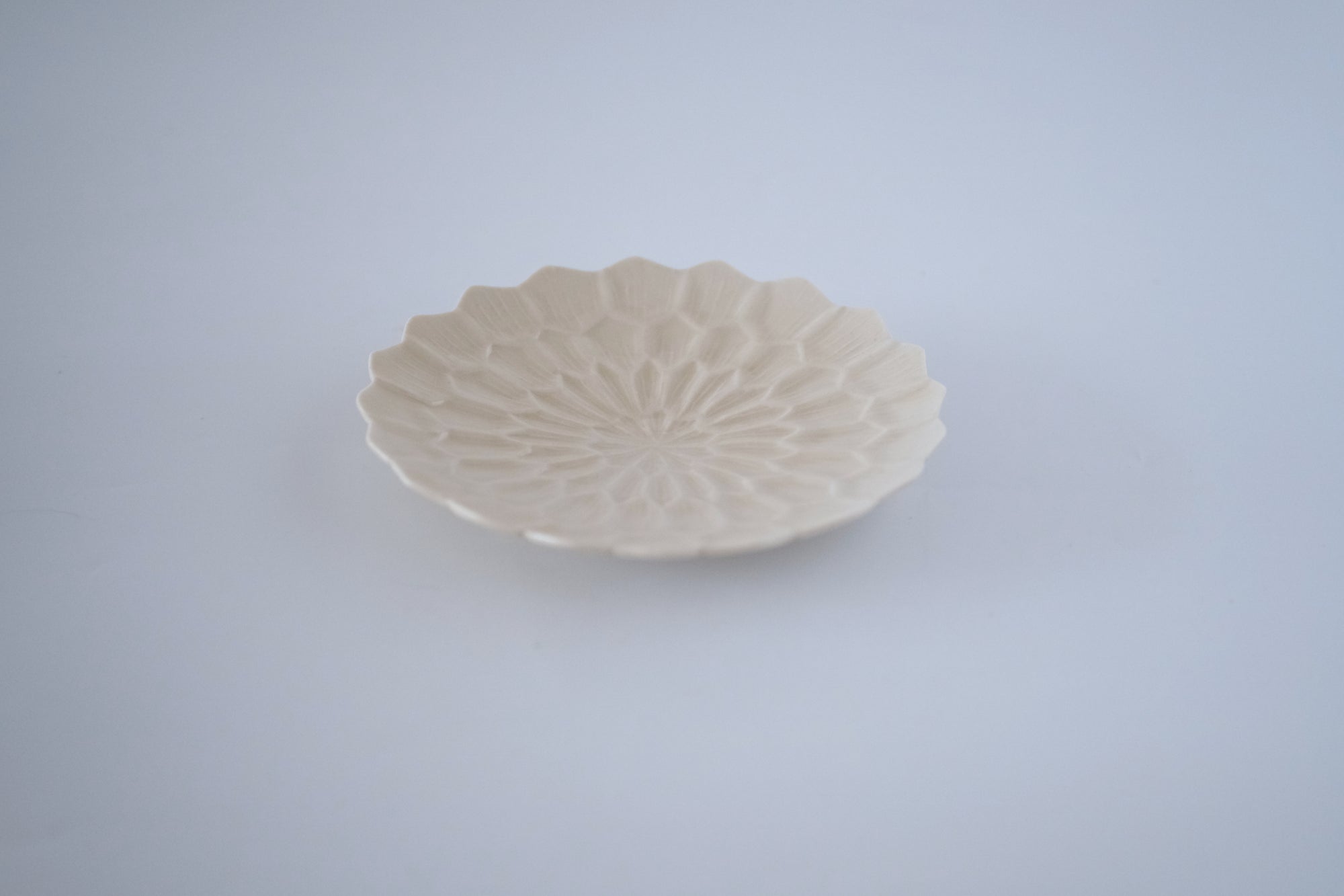 灰琥珀釉ダリア五寸皿