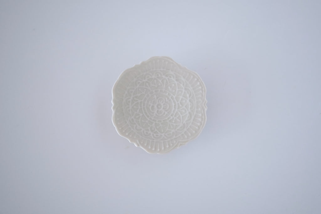 灰青秞稜花三寸台皿