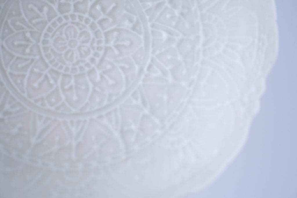 灰青秞稜花六寸台皿