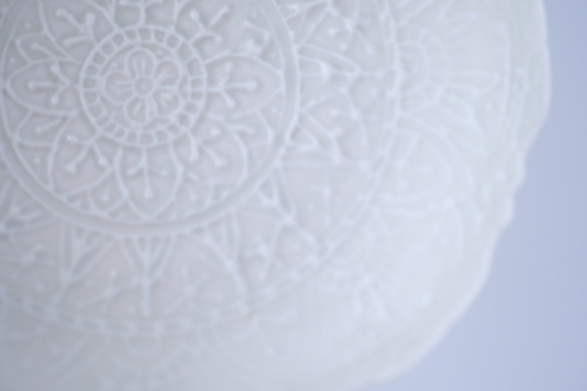 灰青秞稜花六寸台皿