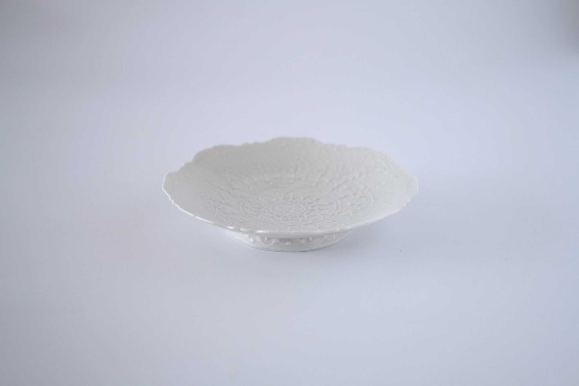 灰青秞稜花六寸台皿