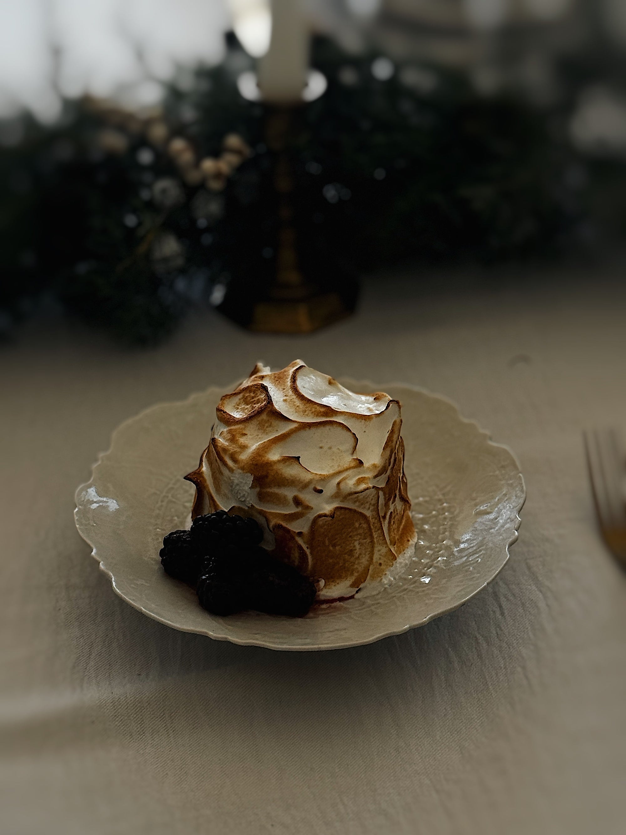 灰青秞稜花六寸台皿