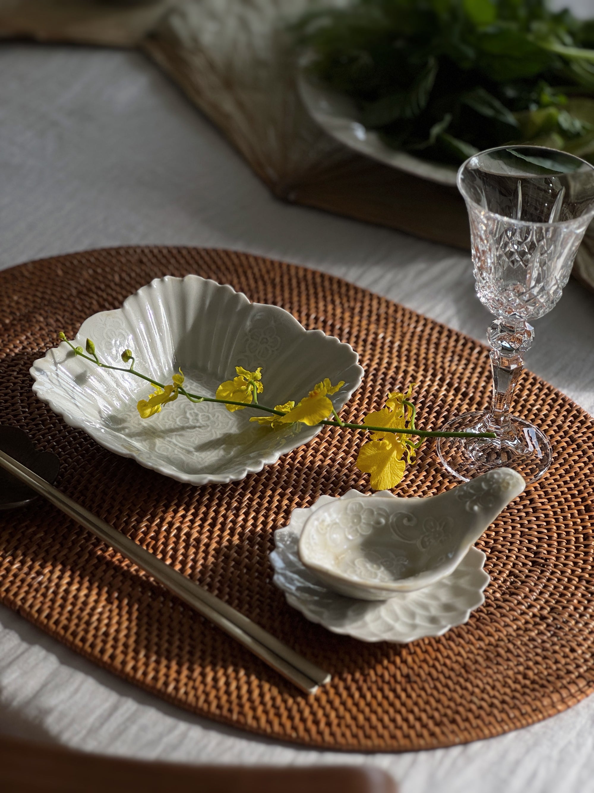 灰青秞輪花角鉢