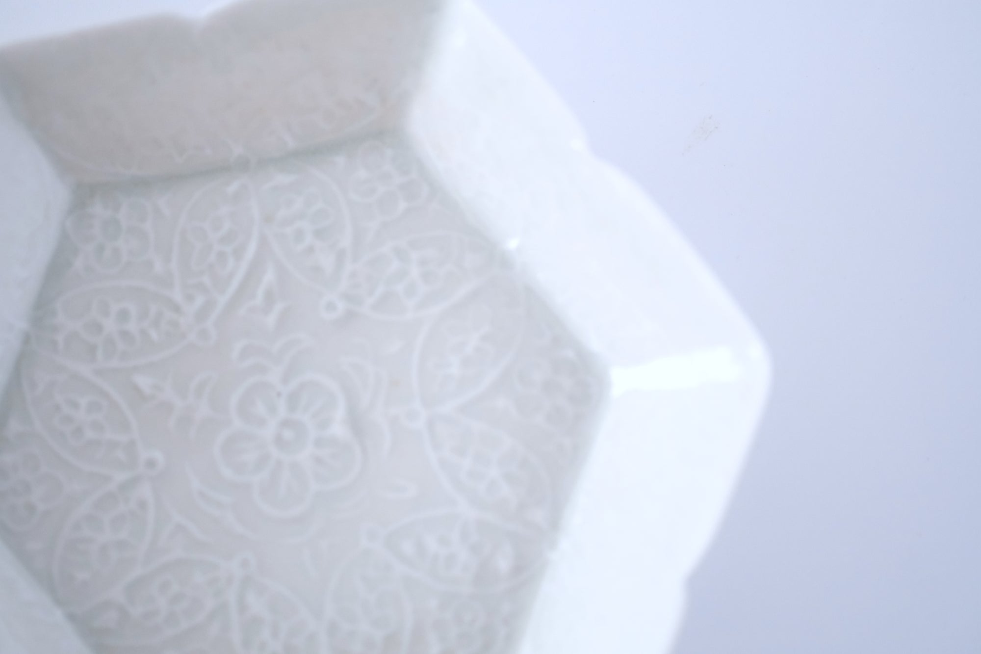 灰青秞花七宝四寸皿