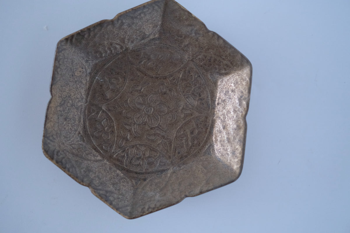 ブロンズ秞花七宝六角豆皿