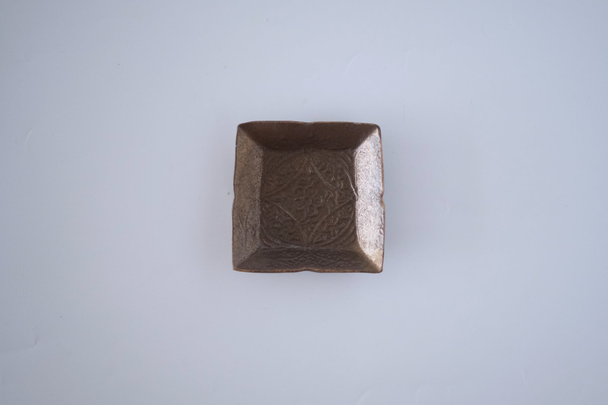 ブロンズ秞花七宝角豆皿