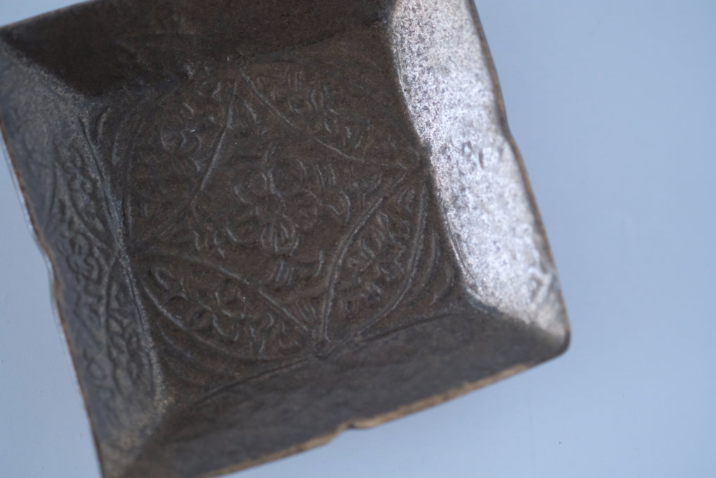 ブロンズ秞花七宝角豆皿