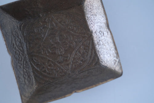 ブロンズ秞花七宝角豆皿