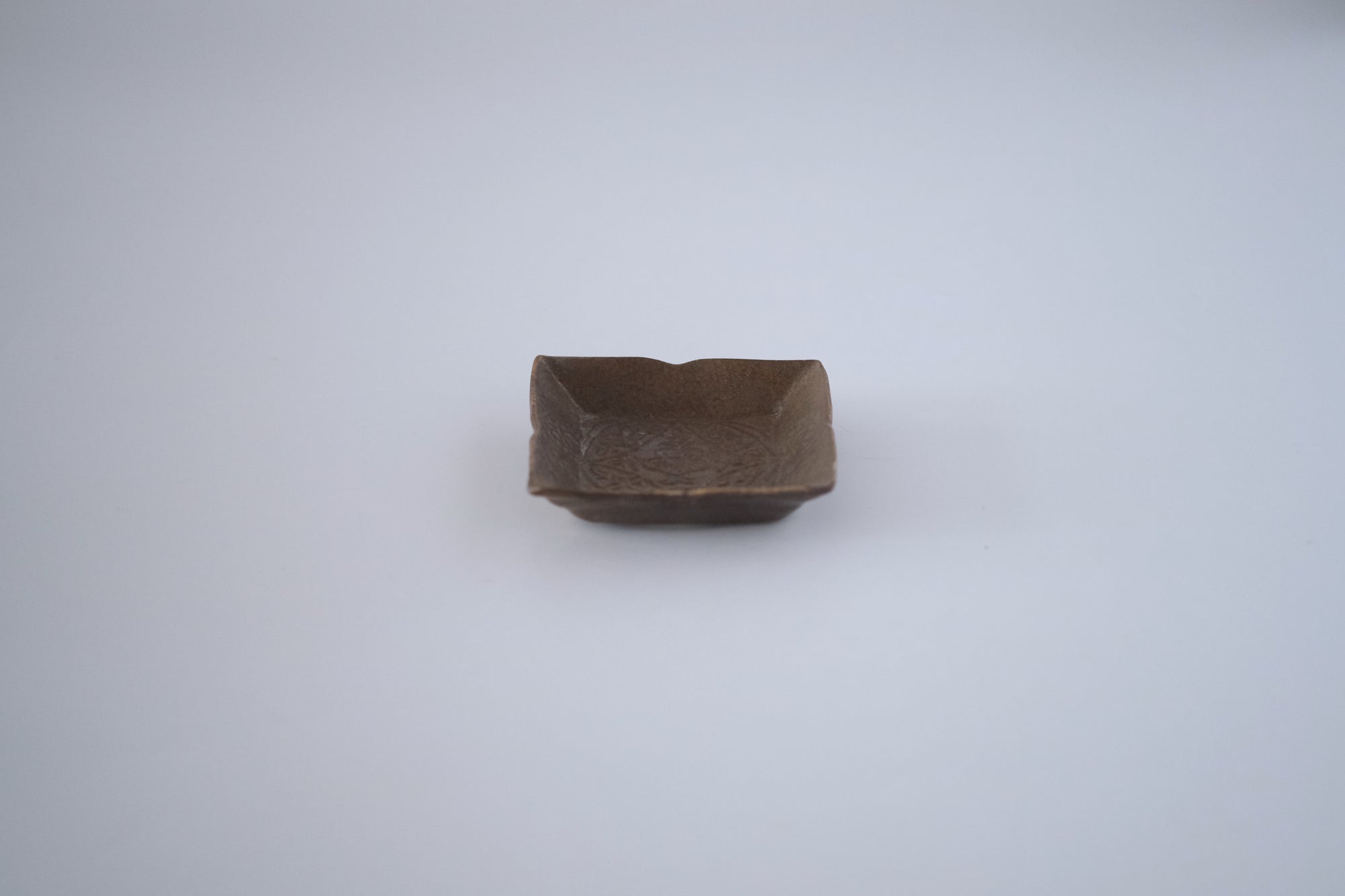 ブロンズ秞花七宝角豆皿