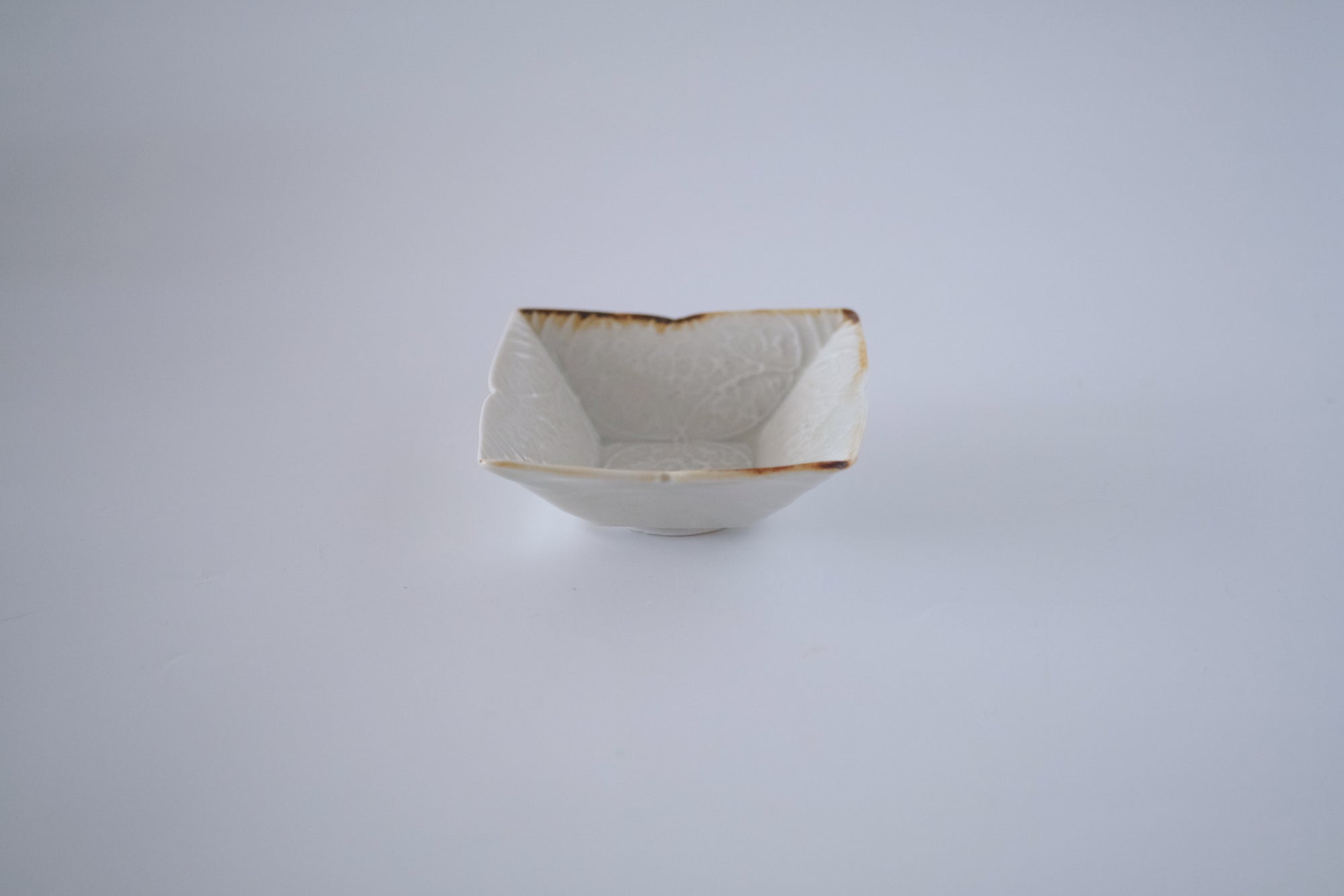 灰青秞花七宝角鉢