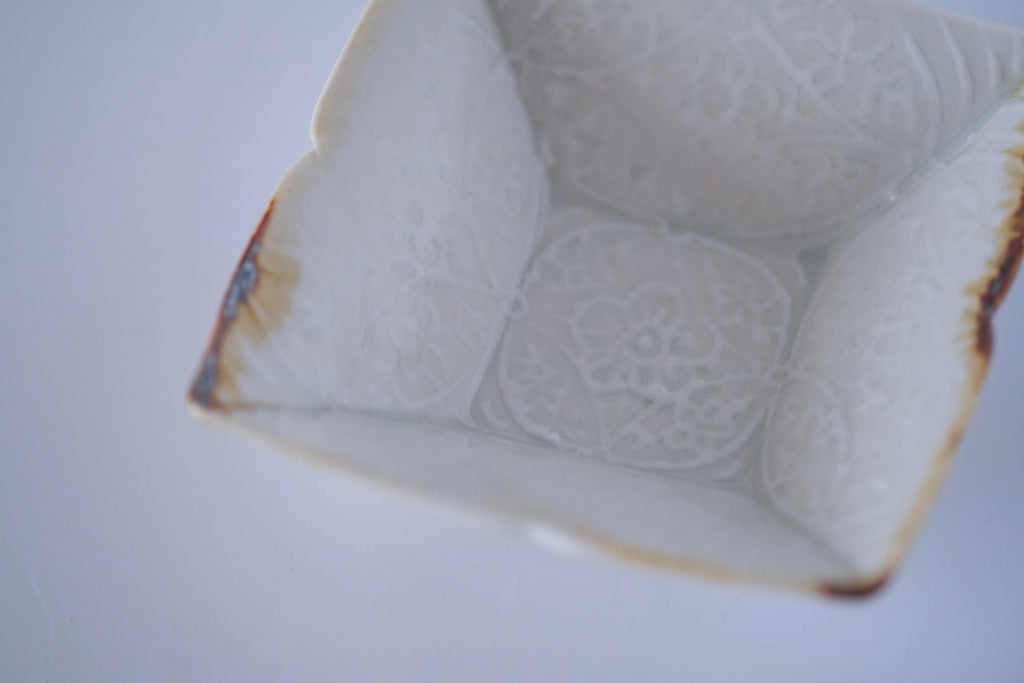 灰青秞花七宝角鉢