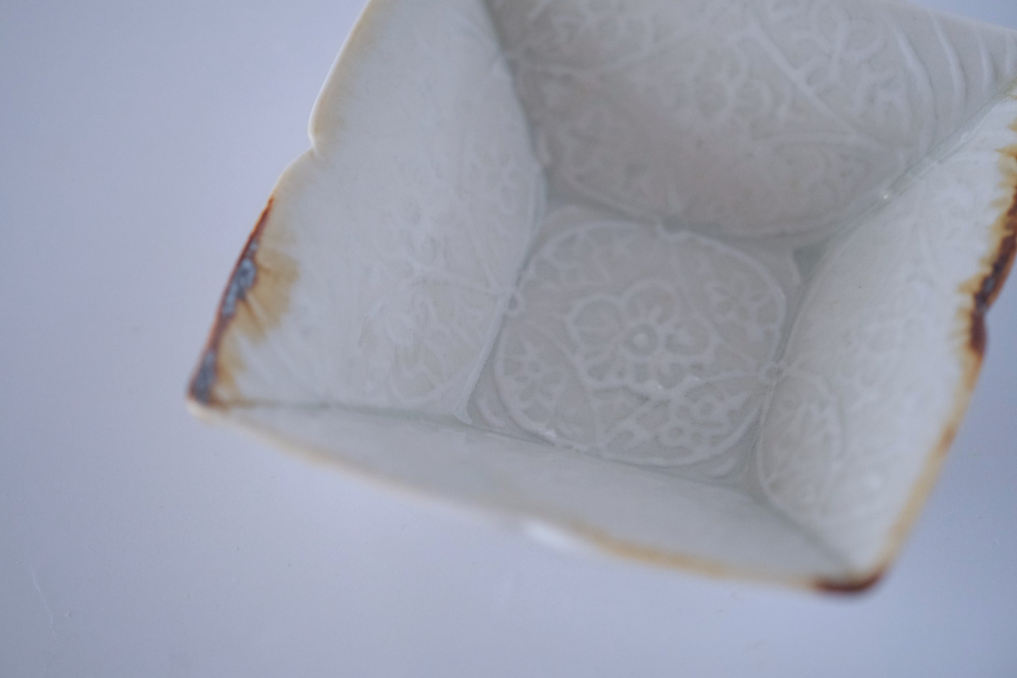 灰青秞花七宝角鉢