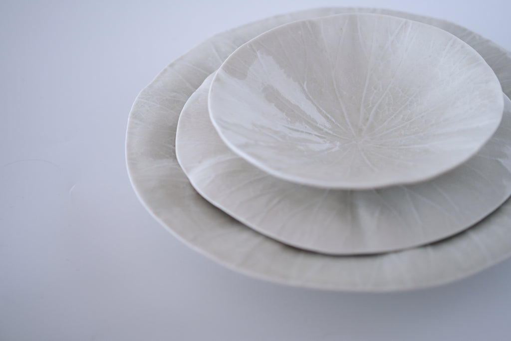 灰青釉蓮の葉八寸皿