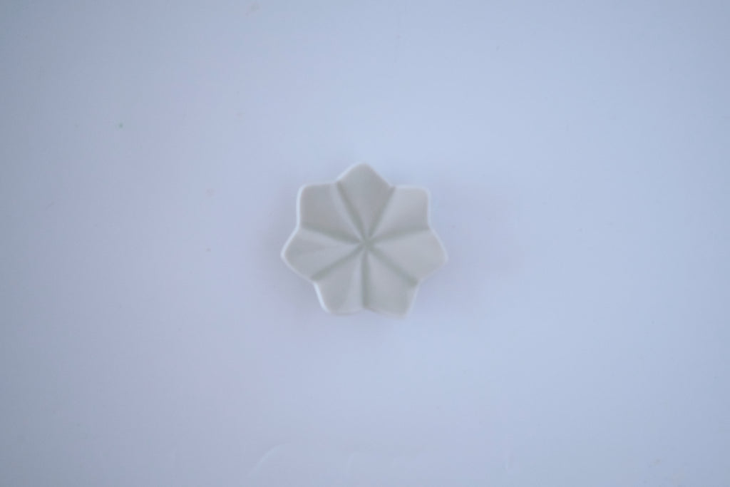 灰青釉七芒星豆豆皿