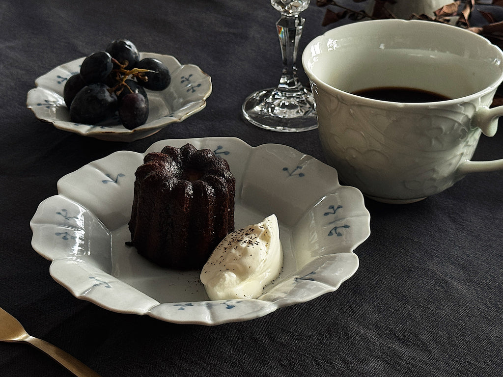 染付小花紋輪花五寸皿