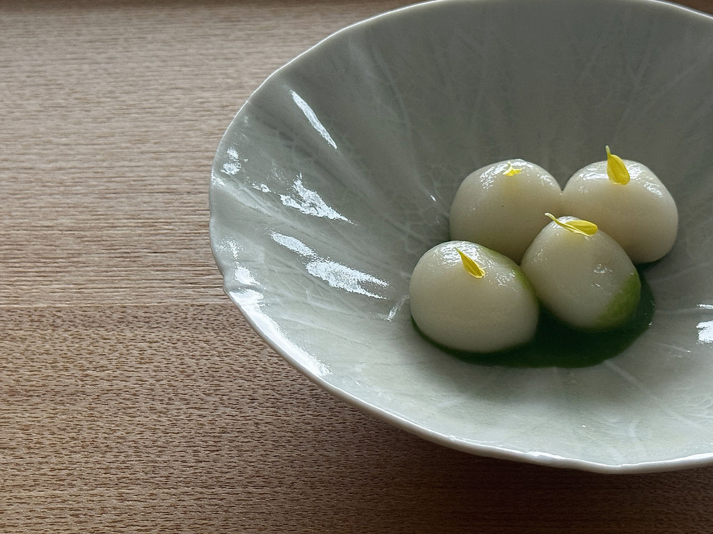 灰青釉蓮の葉五寸鉢