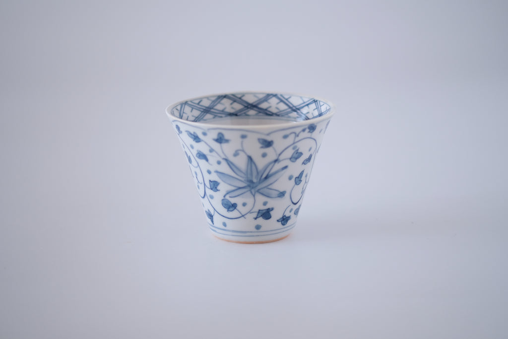 染付花唐草紋蕎麦猪口