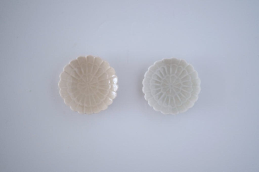 灰青釉菊豆豆皿