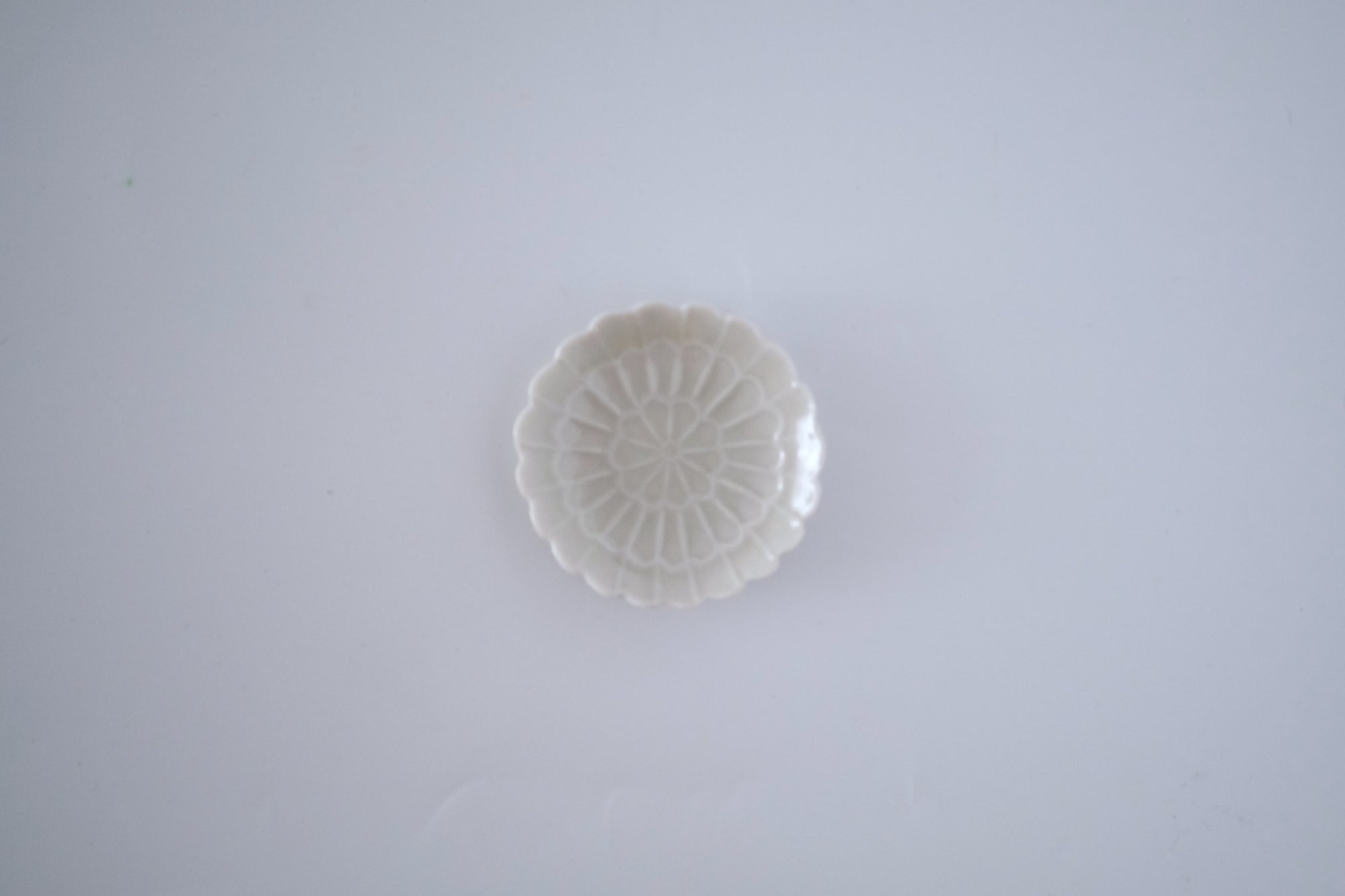 灰青釉菊豆豆皿