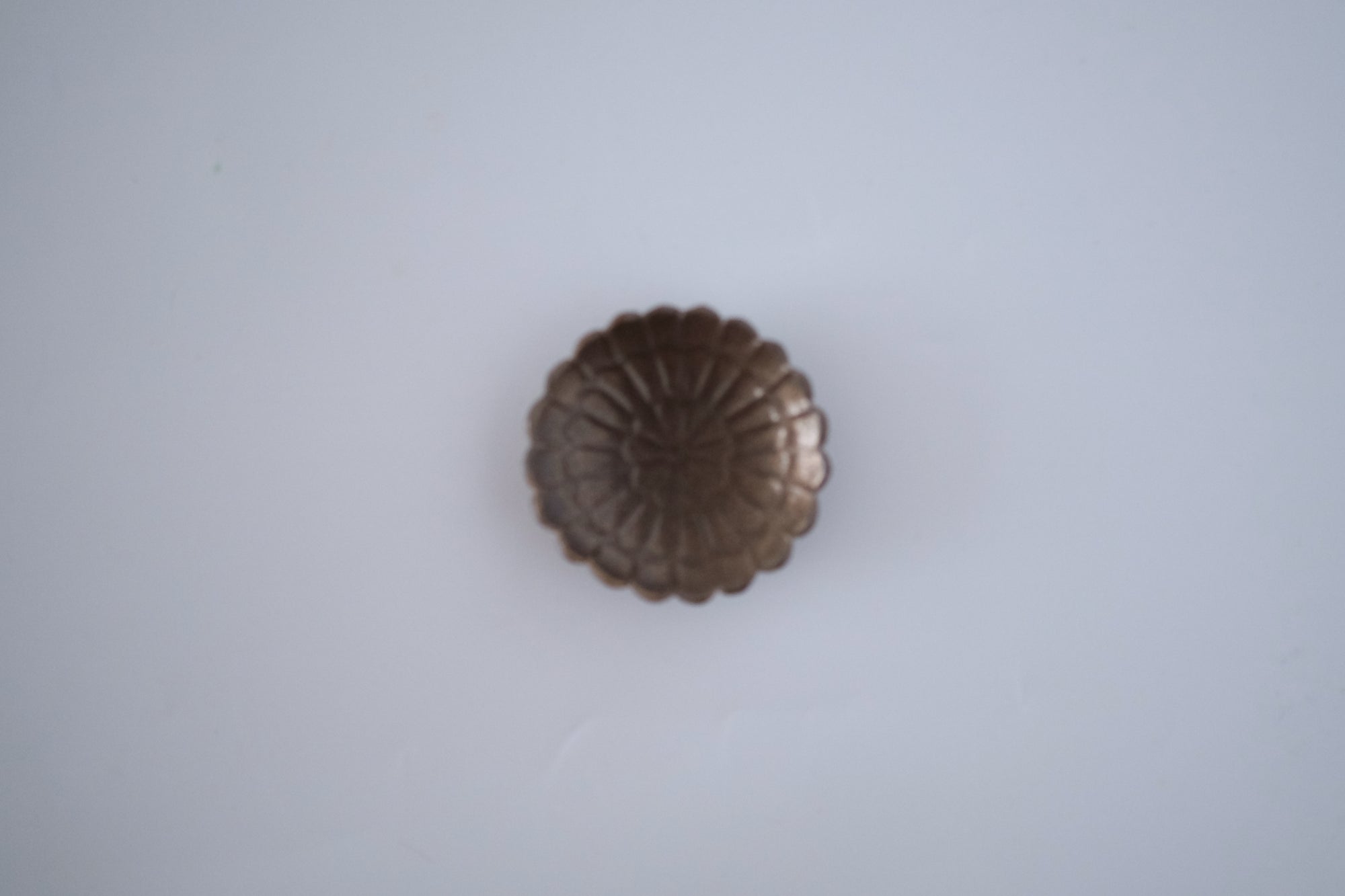 ブロンズ釉菊豆豆皿