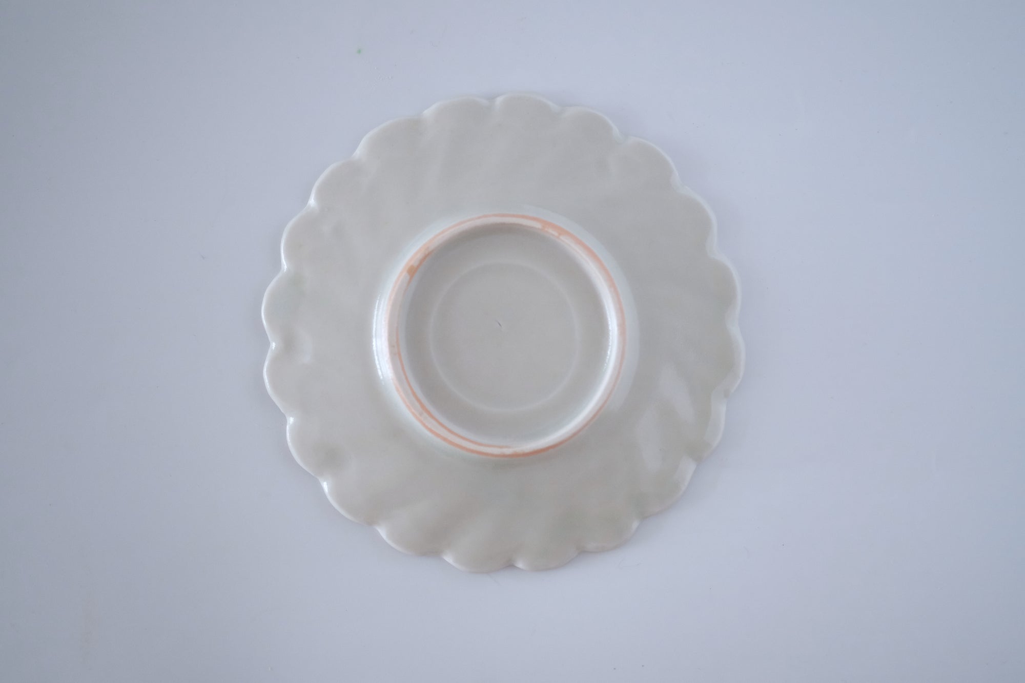 灰青釉菊四寸皿