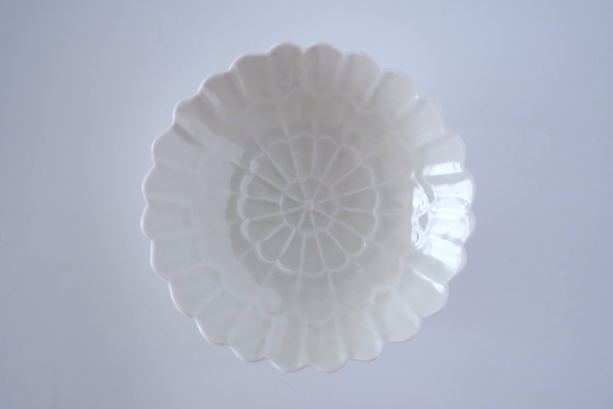 灰青釉菊五寸鉢