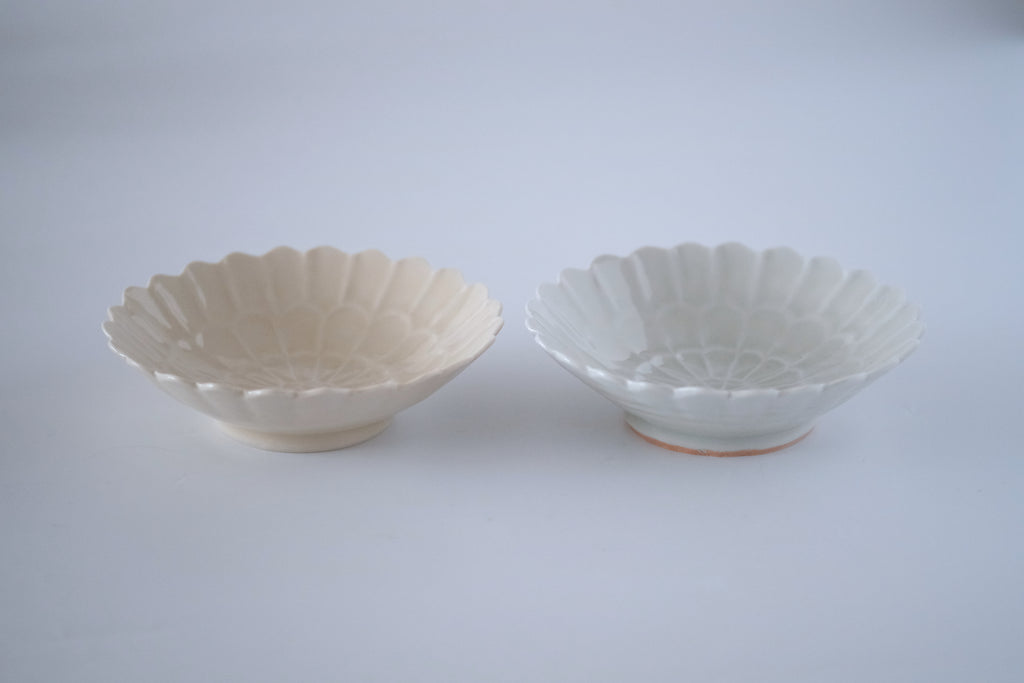 Ash-blue glazed chrysanthemum five-inch bowl
