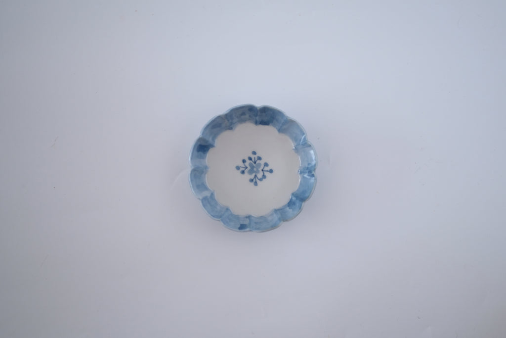 染付輪花豆豆皿