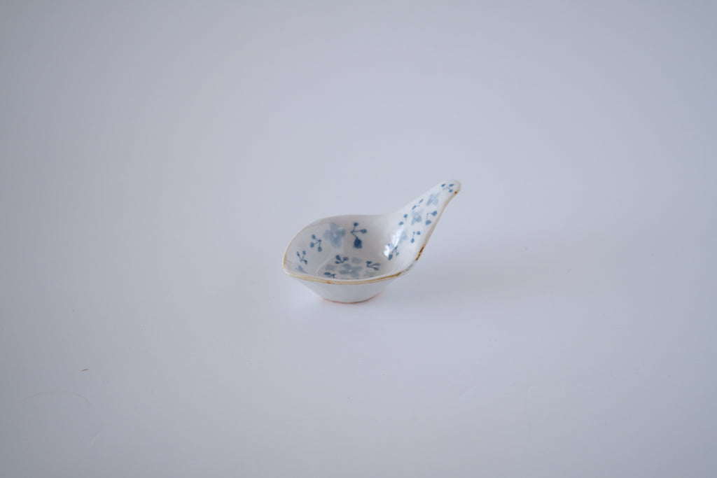 染付小花紋蓮華