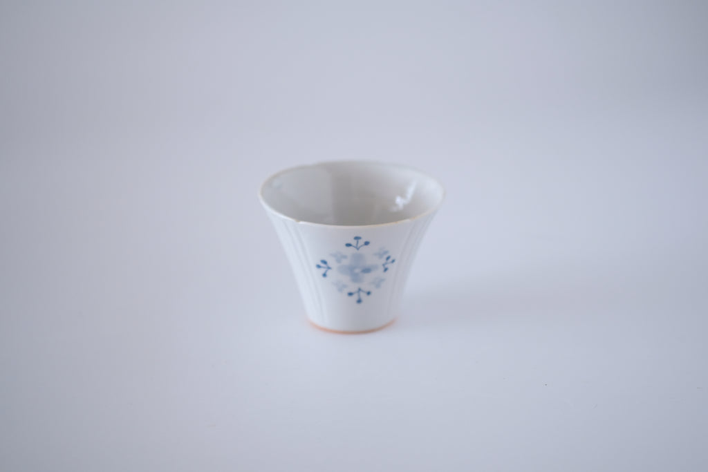 染付小花紋蕎麦猪口