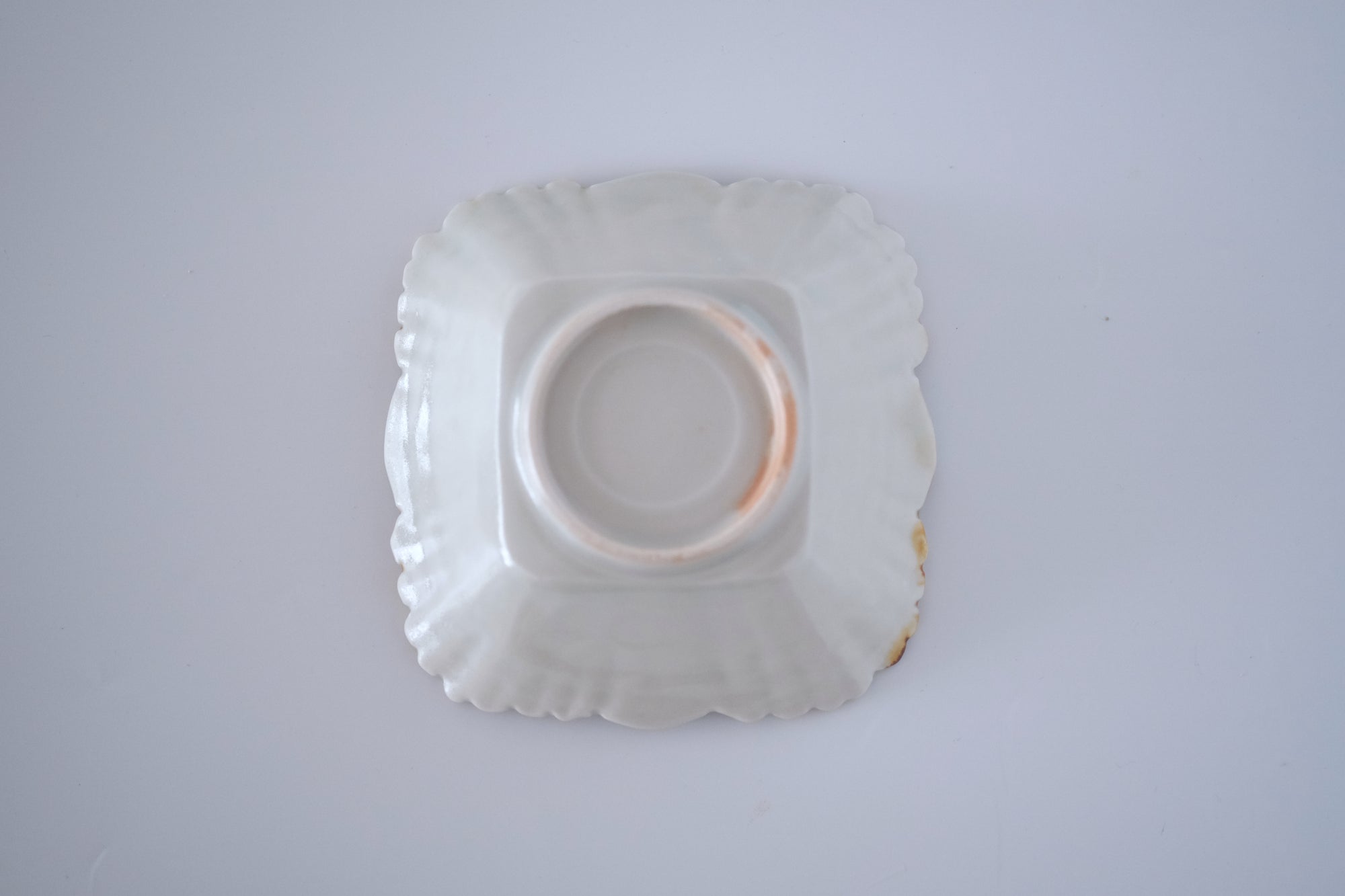 灰青秞輪花角鉢