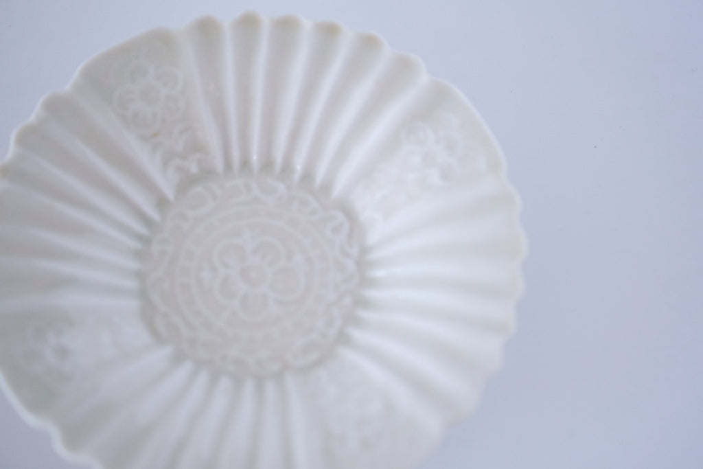 灰青秞輪花豆皿