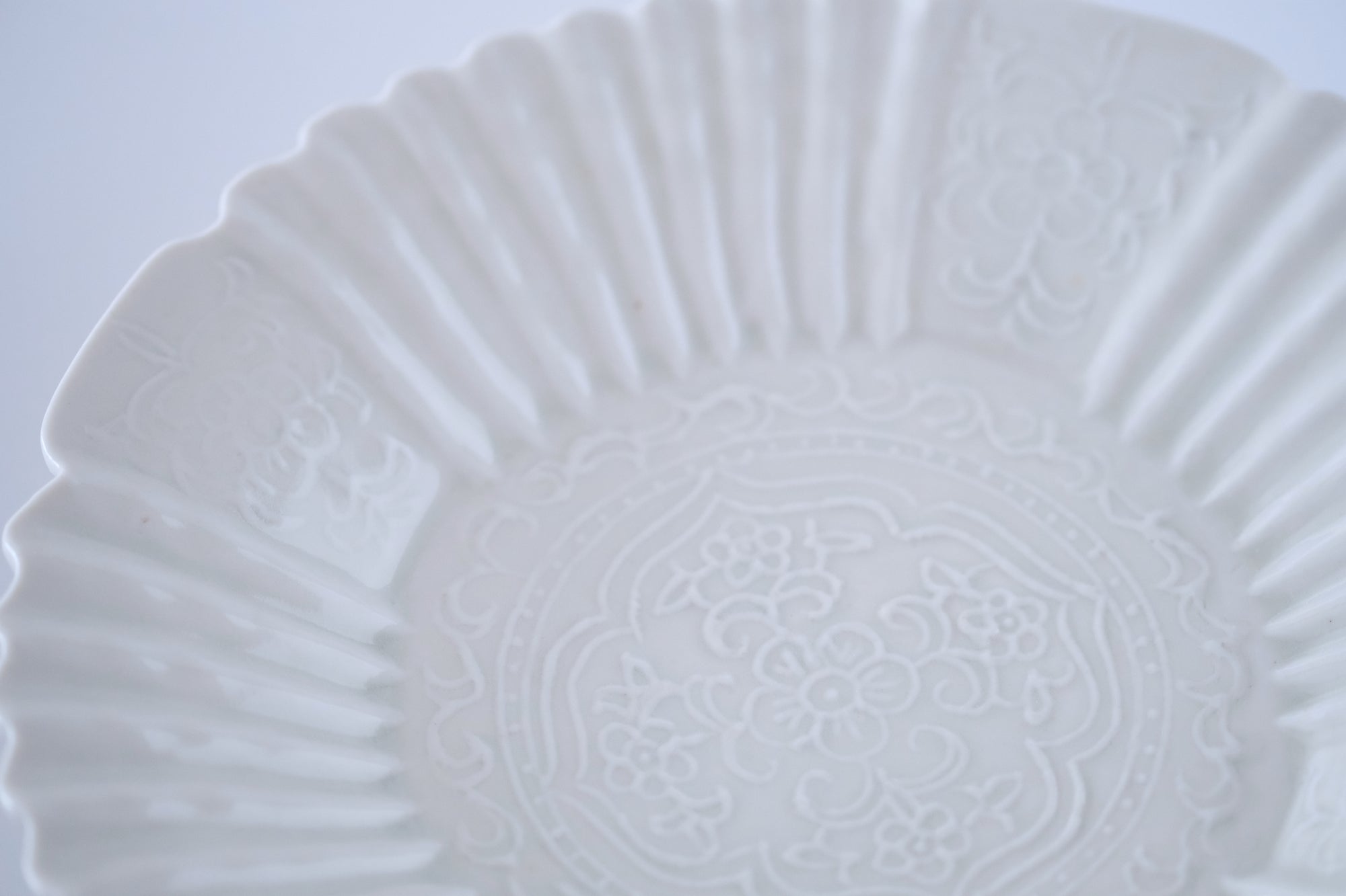 灰青秞輪花七寸皿