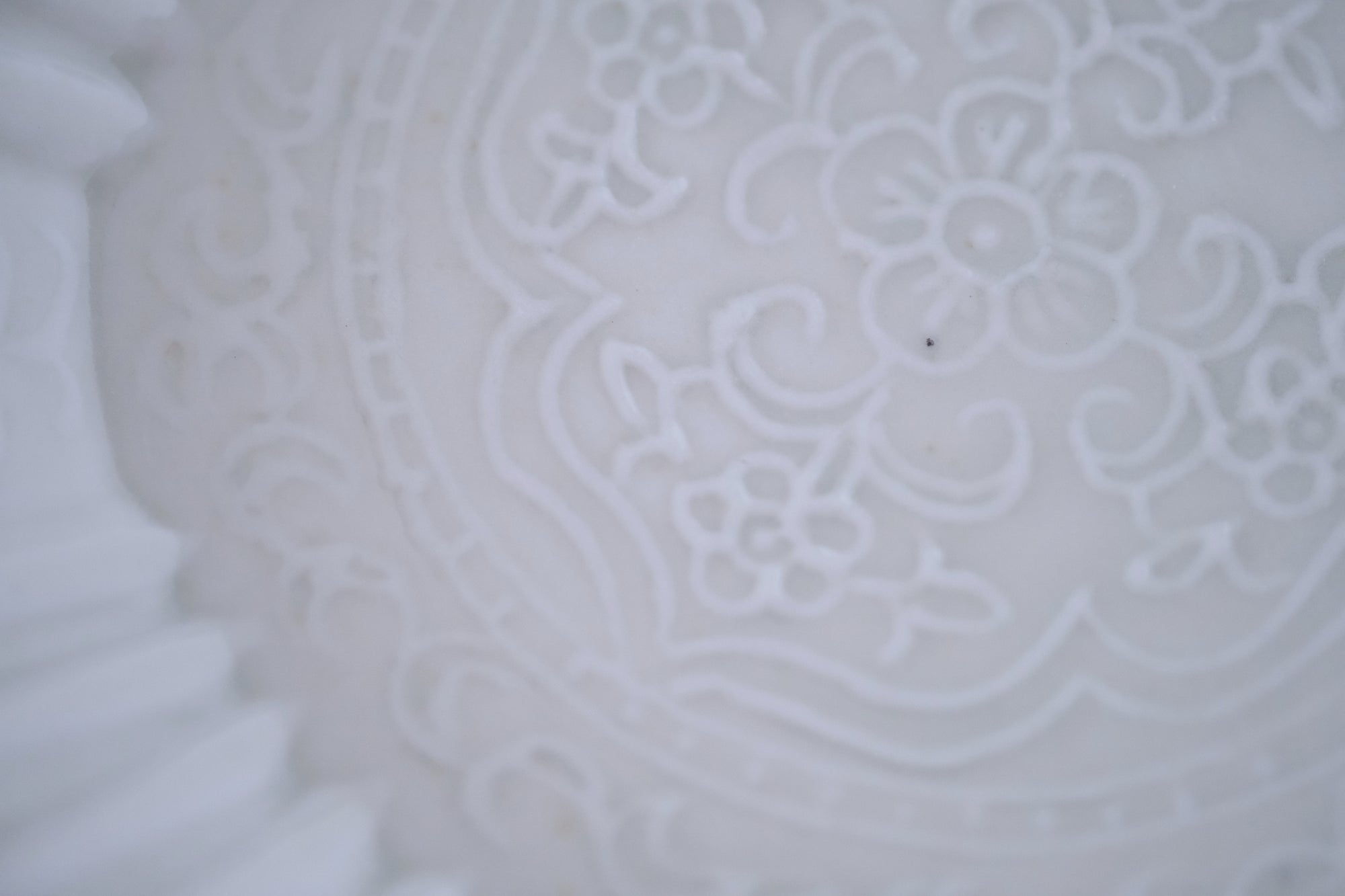 灰青秞輪花七寸皿