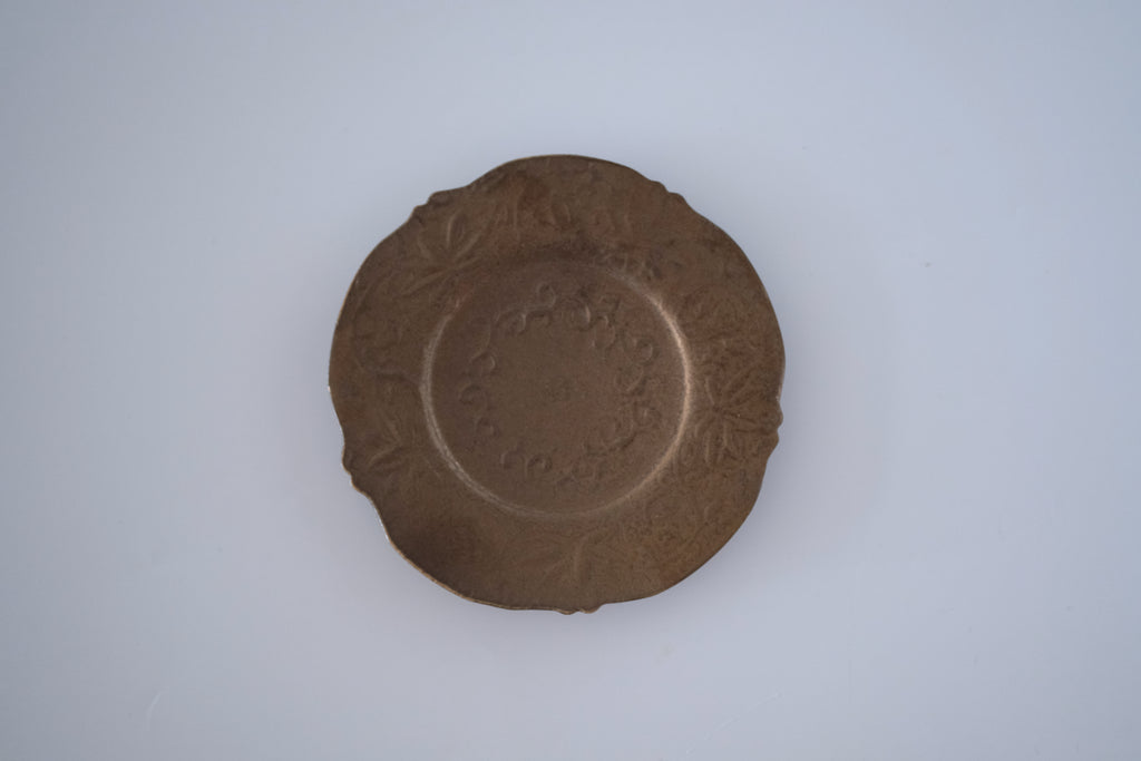 ブロンズ釉花唐草稜花小皿