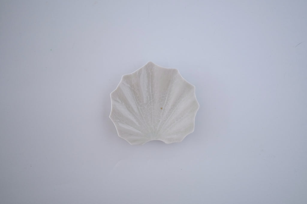 灰青釉石蕗豆皿