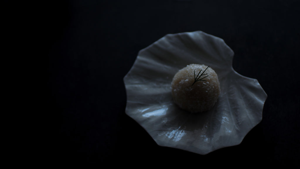 灰青釉石蕗四寸皿