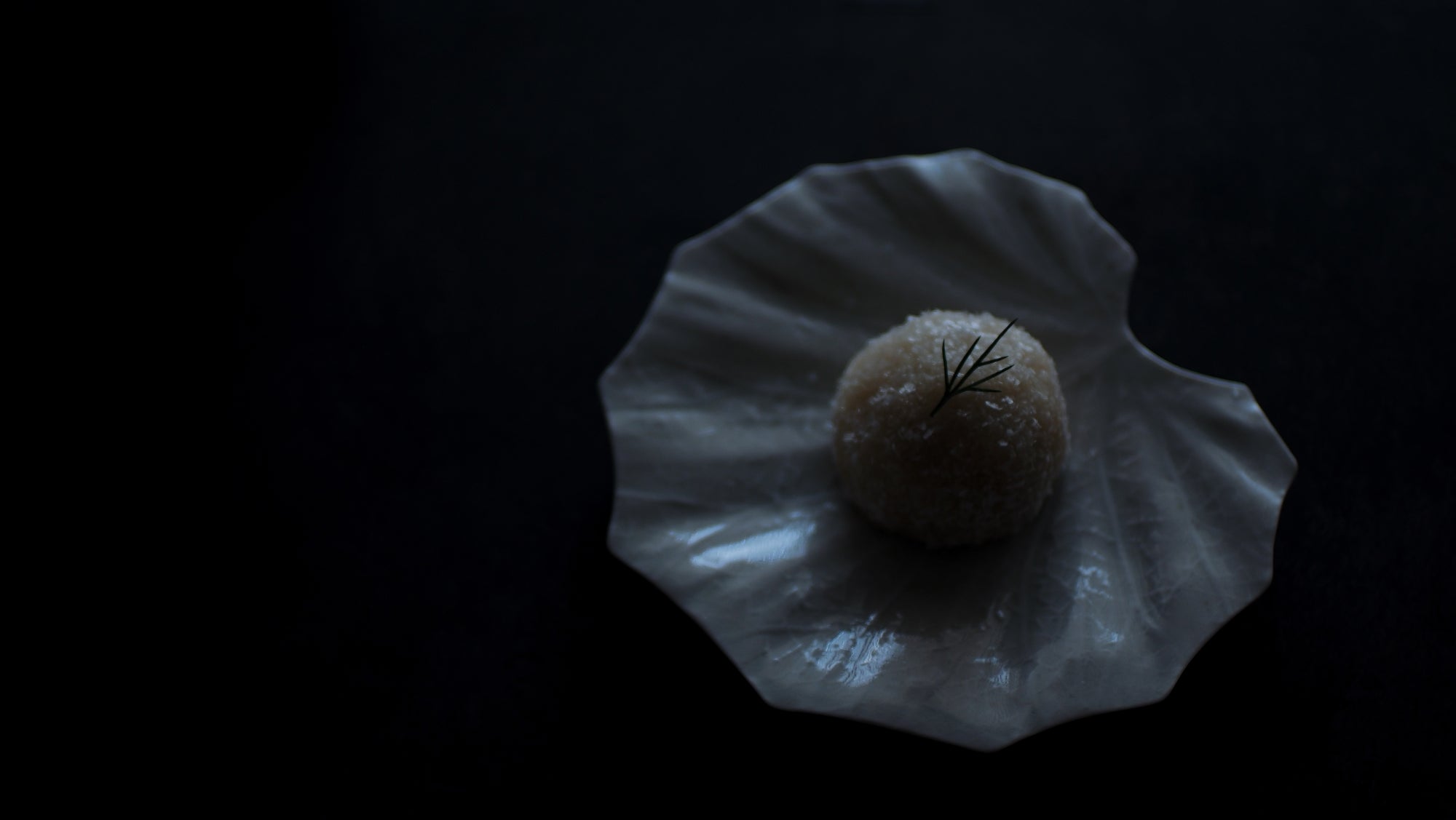 灰青釉石蕗四寸皿